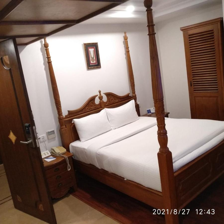 Shravanthi Sarovar Portico Bangalore Extérieur photo