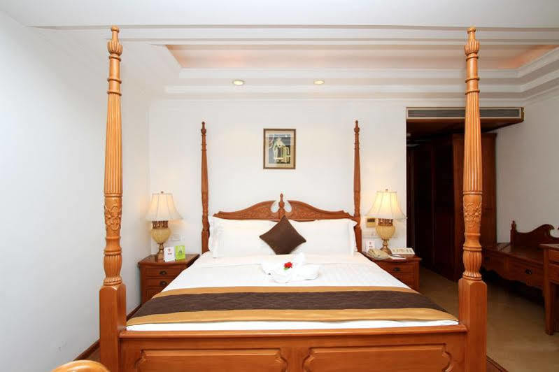 Shravanthi Sarovar Portico Bangalore Extérieur photo