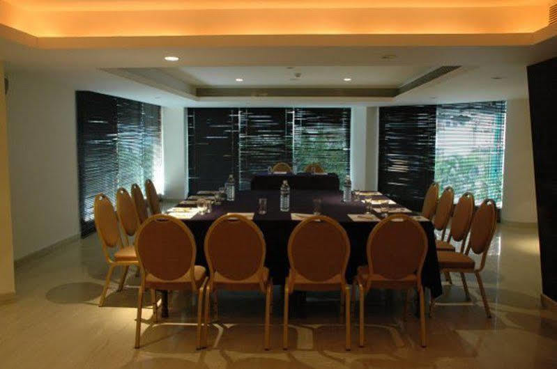 Shravanthi Sarovar Portico Bangalore Extérieur photo